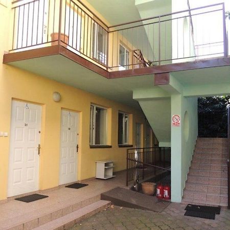 Hostel Malva Łomianki Exteriör bild