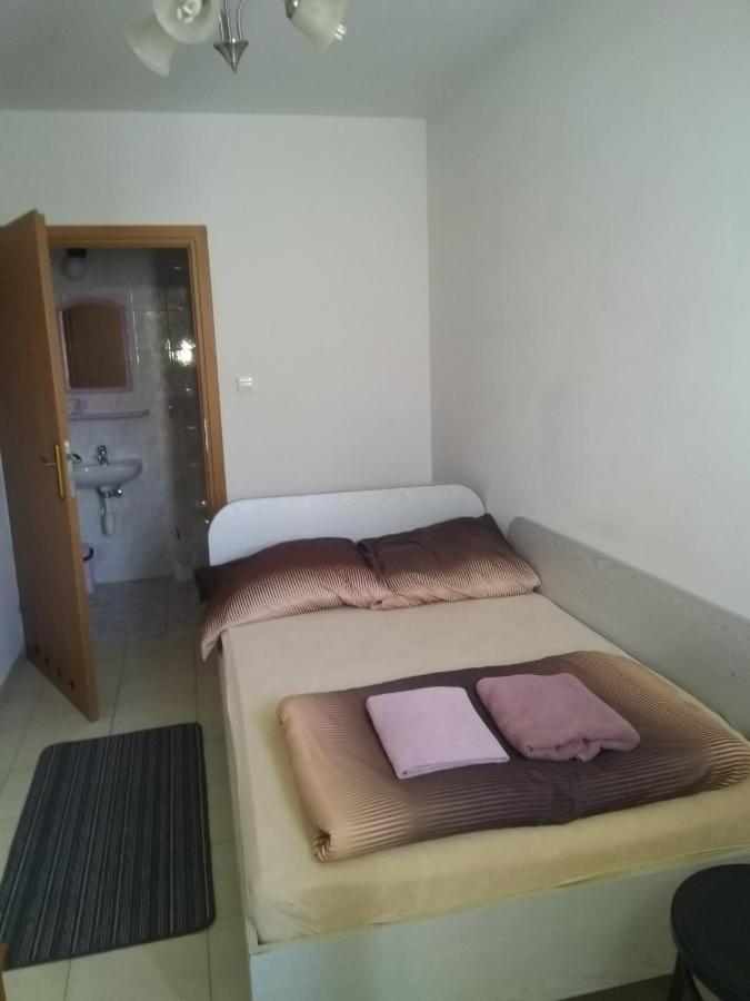 Hostel Malva Łomianki Exteriör bild