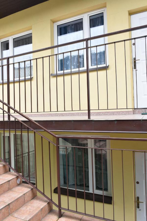 Hostel Malva Łomianki Exteriör bild